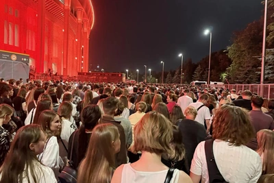 «Метро переполнено»: многотысячная толпа у «Лужников» после концерта Крида