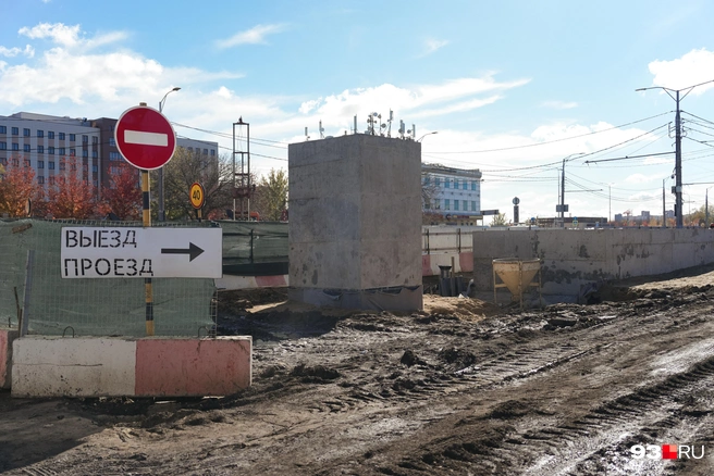 Подземный переход на Дзержинского начали строить в январе 2025 года | Источник: Дарья Паращенко / 93.RU