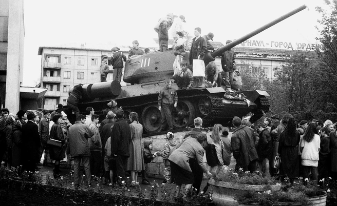 Раньше дети очень любили залезть на танк | Источник: Личный архив Данила Дегтярева