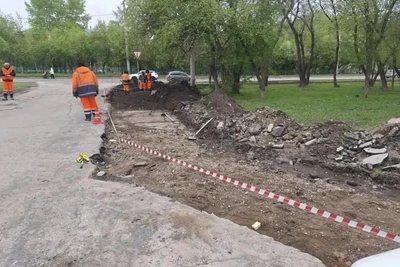 В Новосибирске ремонтируют тротуары на 13 участках