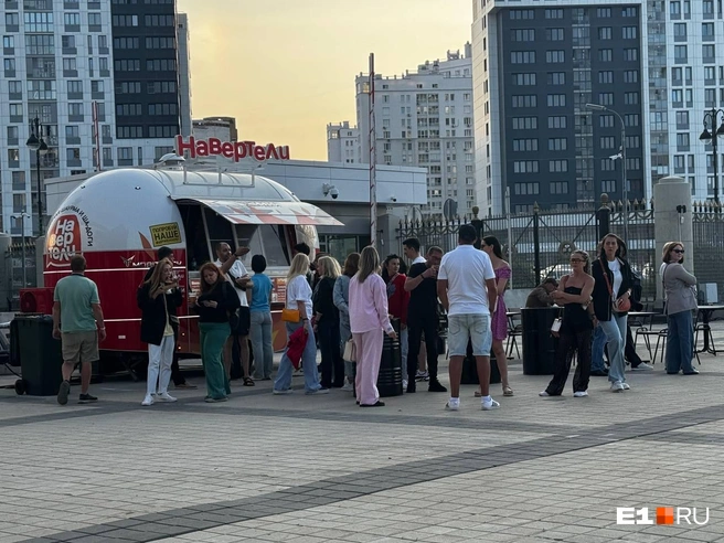 С едой на стадион зайти было нельзя | Источник: Дмитрий Емельянов / E1.RU