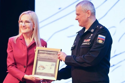Ирина Яровая вручила подарки морякам-подводникам в Вилючинске