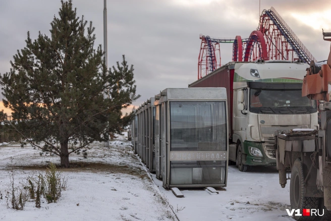 Первые детали нового колеса обозрения прибыли в Волгоград | Источник: Константин Завриков / V1.RU