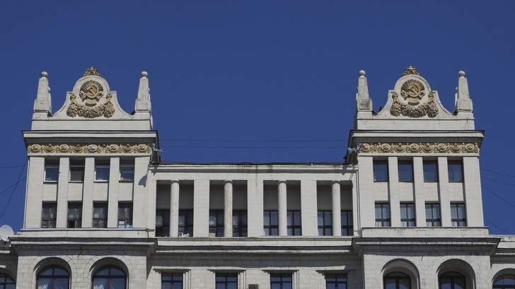 «Весь облик соответствует русской природе»: как выглядят квартиры в сталинских высотках
