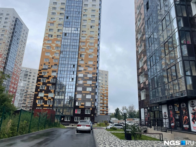 Очень контрастный получился район, но не лишенный шарма | Источник: Алёна Золотухина / NGS.RU