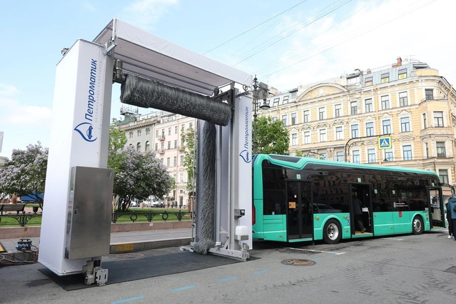 Портальная мойка&nbsp;— петербургская разработка, кроме щеток. Их по-прежнему привозят из Европы | Источник: Сергей Михайличенко / «Фонтанка.ру»