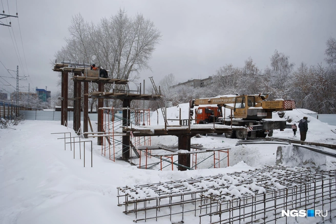 Протяжённость переправы составит около 125 метров в длину и не менее трёх метров в ширину  | Источник: Андрей Бортко / NGS.RU