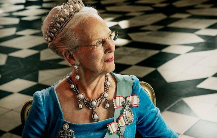 Пишет картины и сама ходит за продуктами: 7 фактов об отрекшейся от престола датской королеве Маргрете II