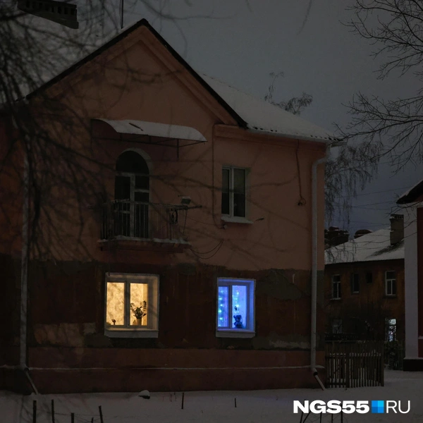 Жильцы маленьких домов украшают жилище с особым тщанием | Источник: Евгений Софийчук / NGS55.RU