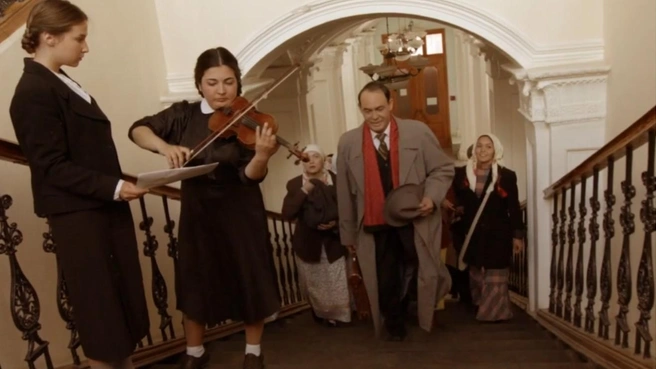 Локации тем не менее подобрали более-менее удачно | Источник: «Первая республика» / kinopoisk.ru