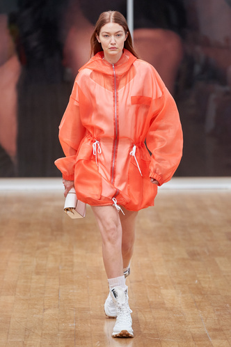 Все главные тренды следующей весны в коллекции Tod’s SS22