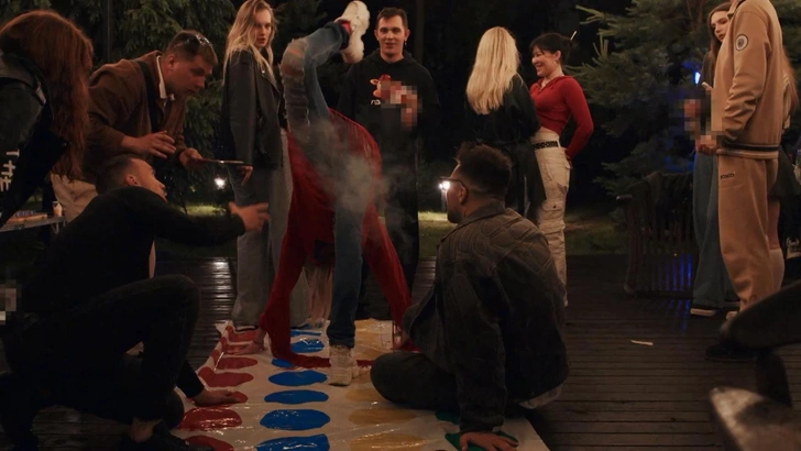 49-летняя Анастасия Волочкова показала растяжку