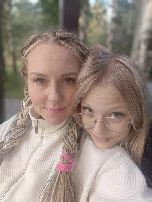 Милана Печникова и мама Алиса Павловна | Источник: фото из личного архива