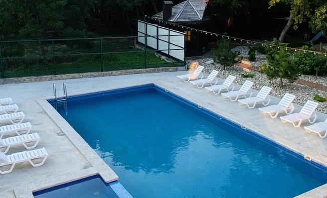 Плавать, загорать, отдыхать — всё в одном месте | Источник: villa-la-vita.ru