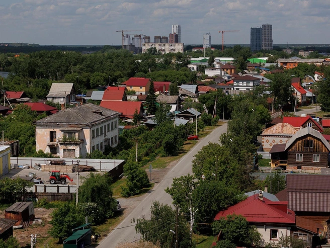 К частному сектору в Зареке приковано внимание властей и бизнеса. Реновация этого района обсуждается много лет, но пока не началась (подробнее). | Источник: Ирина Шарова / 72.RU
