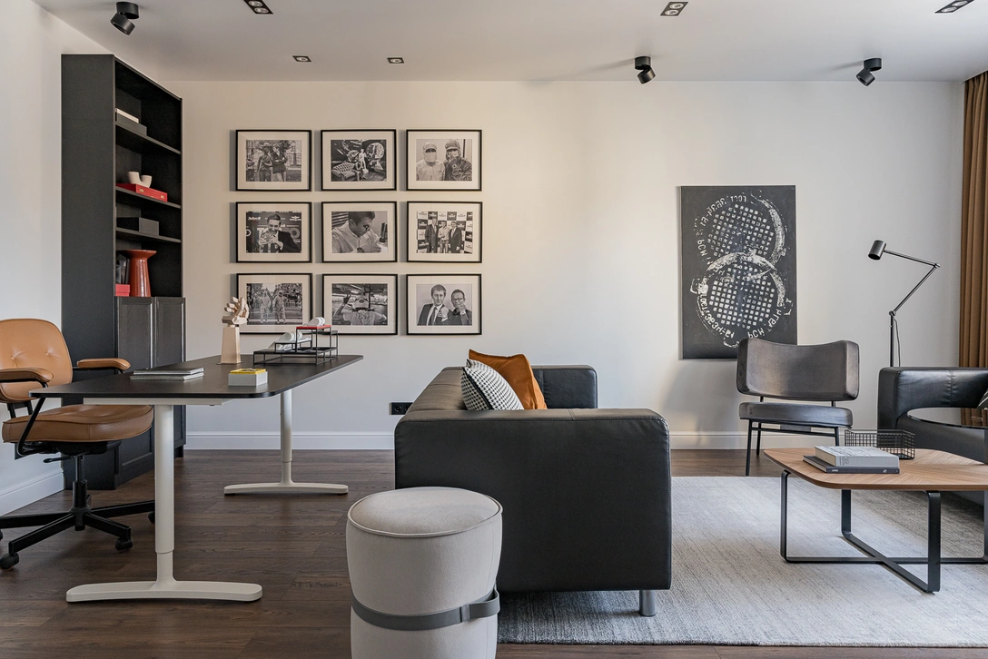 Ковер из шерсти, ручная работа. Торшер, ИКЕА. | Источник: Наталья Горбунова. Стиль: Анастасия Бауэр