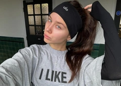 «Езжу на метро и живу в мини-квартире»: 18-летняя Аврора тоскует по России и хочет замуж за Лепса