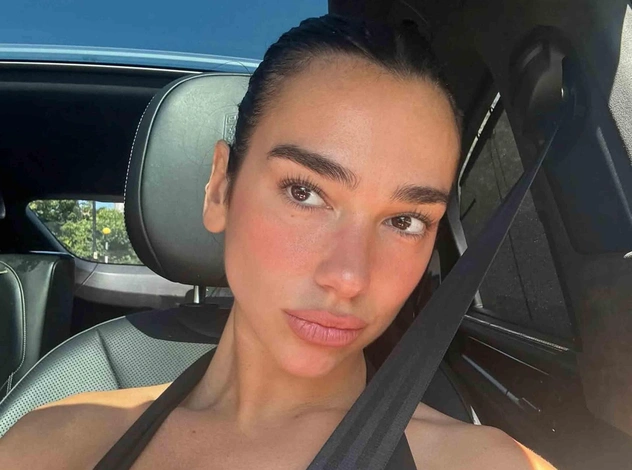 Как одеться в отпуске в стиле Дуа Липы