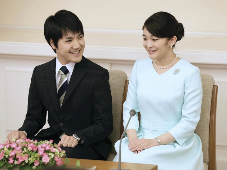 Принцесса Мако и ее возлюбленный Кей Комуро на пресс-конференции во дворце Акасака в Токио, 3 сентября 2017