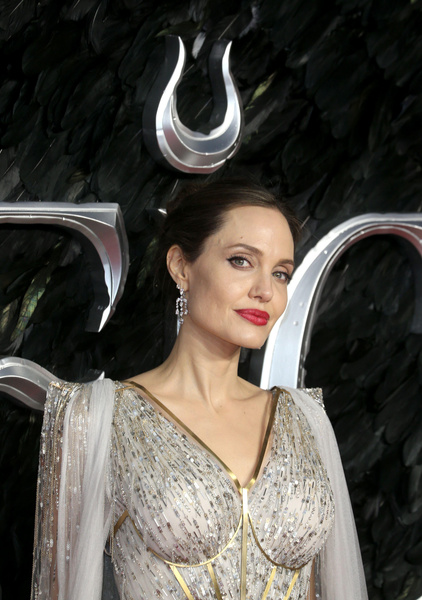Гид по стилю: 6 модных фишек Анджелины Джоли