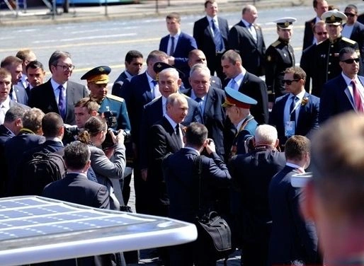 Песков прокомментировал инцидент с ветераном на Красной площади | ya62.ru