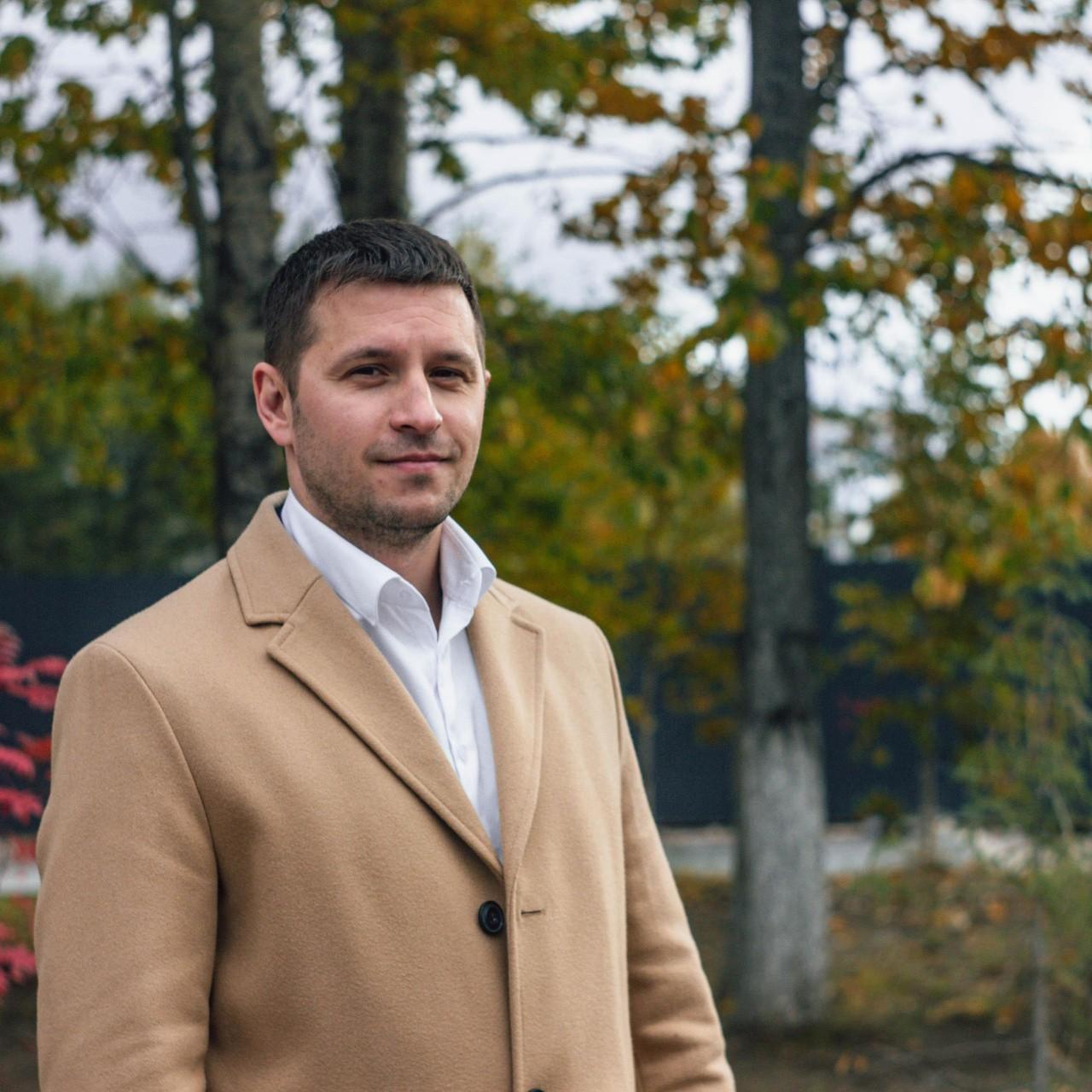 <p>Илья Гудошник</p>