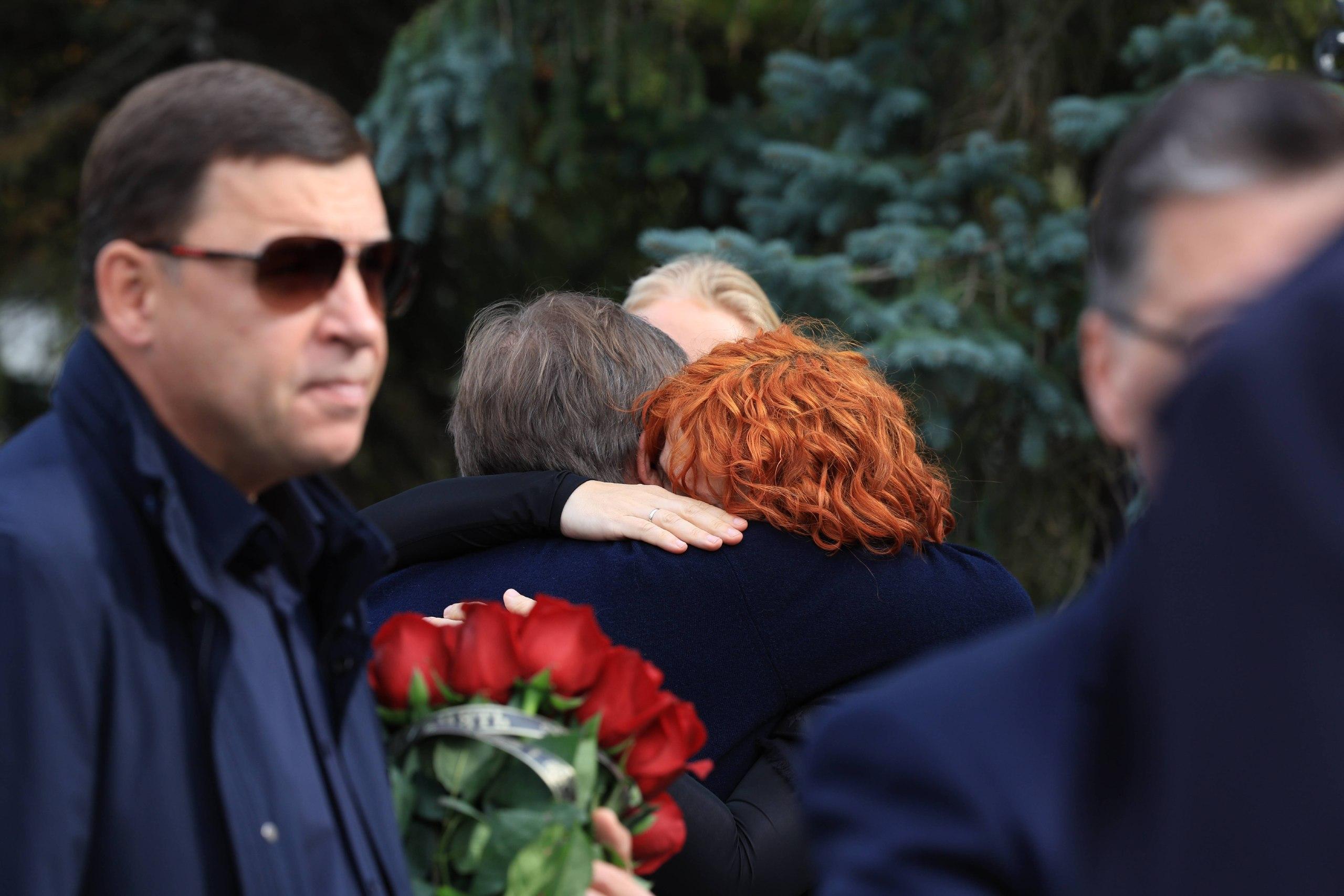«Переносил болезнь без жалоб, без слёз». В Москве началось прощание с легендой биатлона Сергеем Чеп…