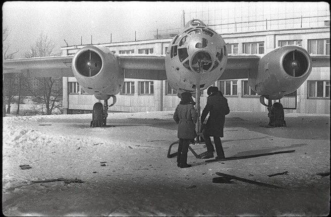 Без вандализма, к сожалению, не обошлось. Даже на этом фото 1982–1983 годов видны разбитые окна  | Источник: Старый Челябинск / vk.com