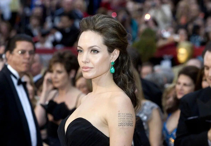 Мечта всех мужчин: 6 секретов красоты Анджелины Джоли, которые сделали из нее икону