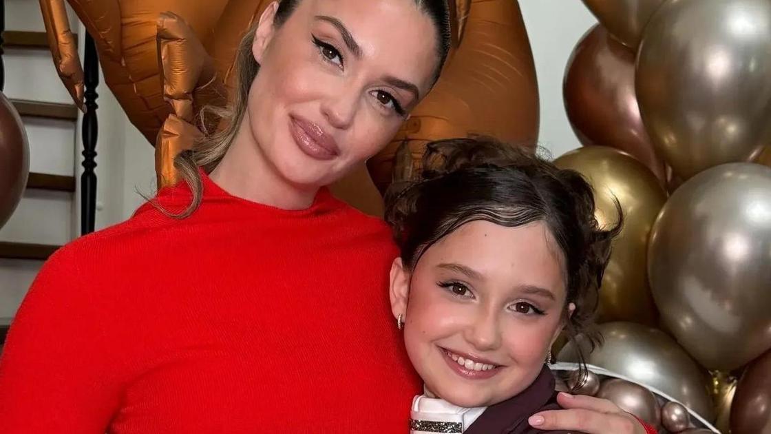 Без папы, но с тарологом: Мия Прилучная отметила 10-летие так, что позавидует любая школьница