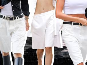 На замену шортам и юбкам: белые бермуды — тренд весна-лето 2024, который носят уже все модные звезды