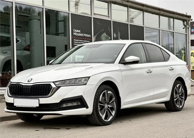 Skoda Octavia (тоже китайская) — один из главных конкурентов Hyundai Elantra, но стоит дороже | Источник: Drom.ru