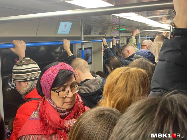 В метро случился сбой на Таганско-Краснопресненской линии | Источник: Читатель MSK1.RU