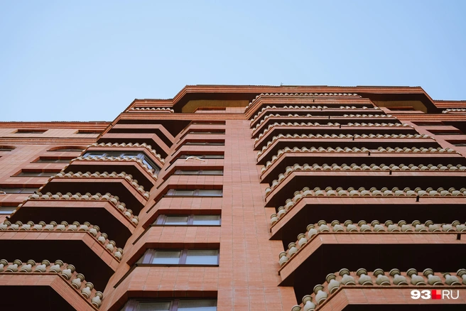 15-этажный дом достроили в конце 2023 года  | Источник: Дарья Паращенко / 93.RU