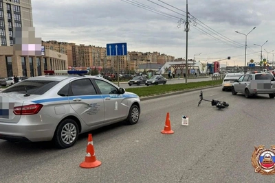 В Ставрополе автомобиль ОМОДА сбил молодого человека на самокате
