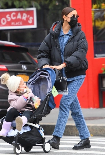 Ирина Шейк в Нью-Йорке | marieclaire.ru