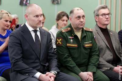 В Череповце родственникам погибших бойцов СВО вручили награды