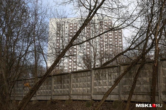 В ближе к метро «Свиблово» — типичные пейзажи московских окраин | Источник: Артем Устюжанин / MSK1.RU