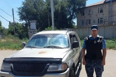 Судебный пристав спас автомобиль от возгорания в Астрахани