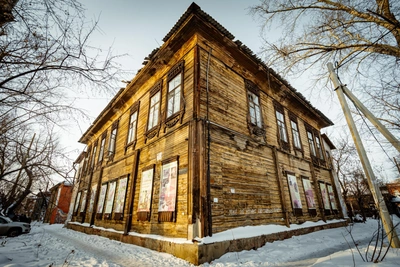 What Remains of Yankelevich's Home in Omsk