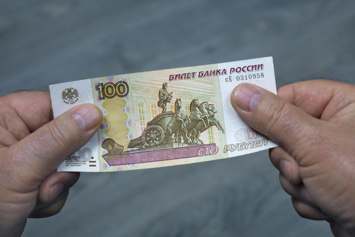 Курс доллара выше 100 рублей к концу лета: почему идет рост валюты, и когда он закончится?