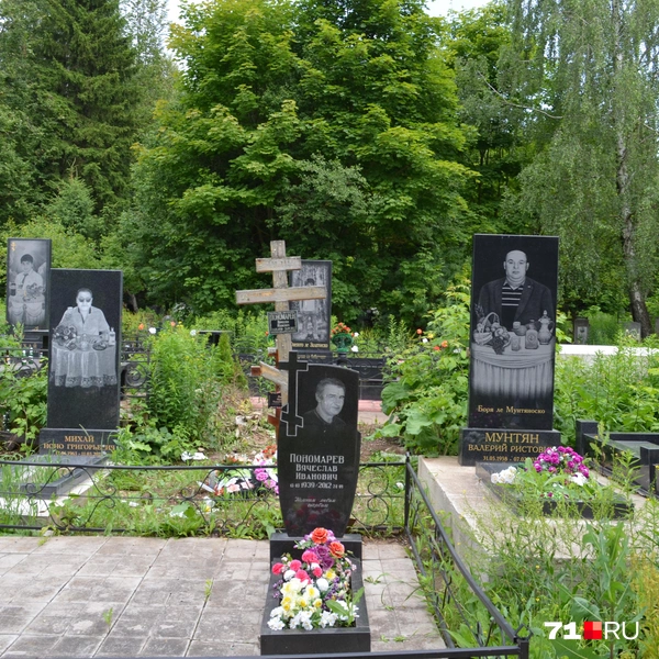 Среди цыганских могил могут затесаться и другие | Источник: Максим Улитов / 71.RU