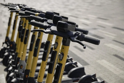 Смольный готовится к старту сезона электросамокатов