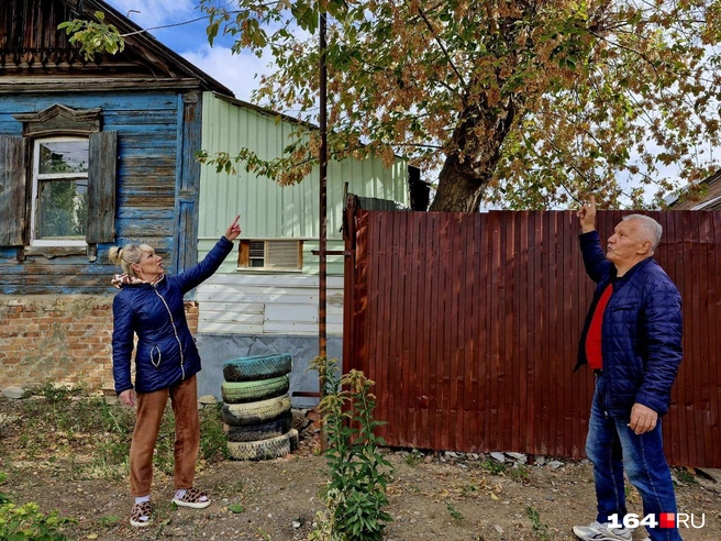 Оксана Макарова и ее соседи переживают за свое будущее | Источник: Виктория Федорова / 164.RU