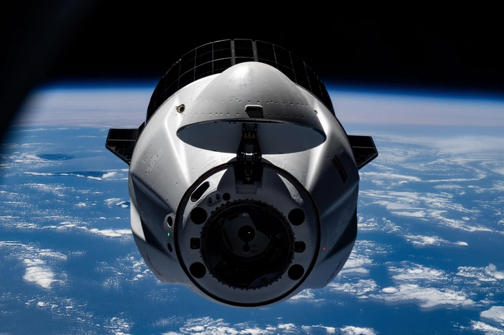 Не тот бак: грузовой корабль Dragon не смог выполнить корректировку орбиты МКС | Источник: NASA Johnson Space Center, Public domain, via Wikimedia Commons