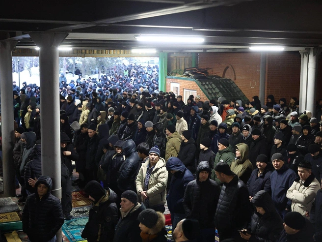 Праздник знаменует завершение поста в священный месяц Рамадан. | Источник: Александр Ощепков / NGS.RU