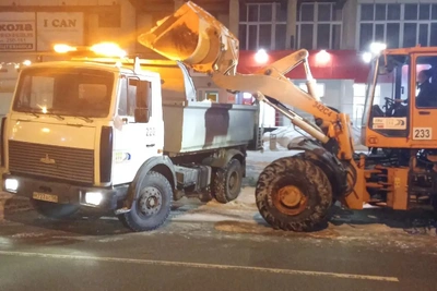 МБУ «Пензавтодор» проводит уборку улиц 22 февраля