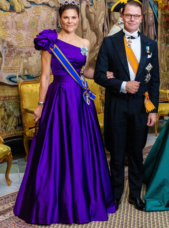 Битва роскошных тиар: шведские королевские особы на торжественном гала-ужине — кто выглядел лучше?