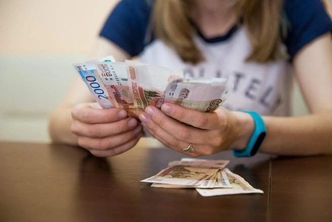 В декабре прошлого года средняя зарплата в Свердловской области составила 110 720 рублей | Источник: Александра Мамонтова / 76.RU