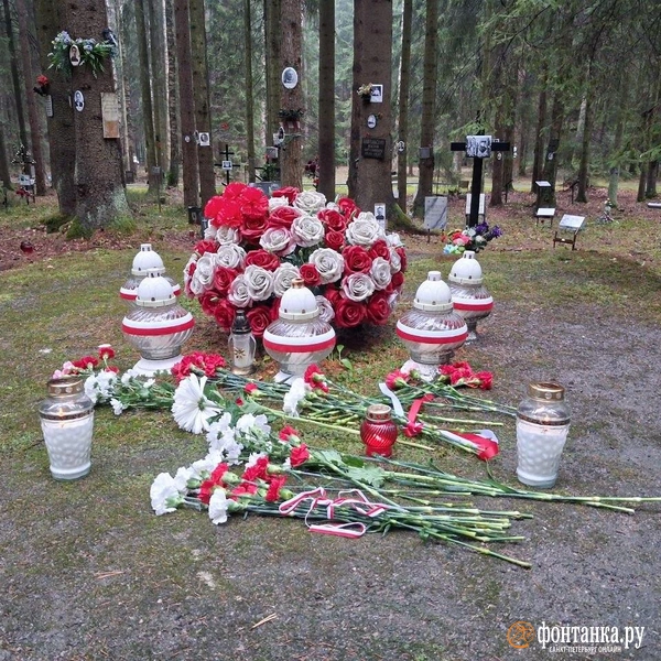 На этом месте три года назад был памятник репрессированным полякам | Источник: Анна Мотовилова / FONTANKA.RU